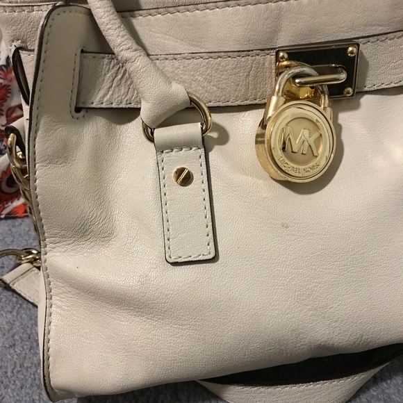 Michael Kors small Hamilton bag in Ivory - Picture 3 of 8
